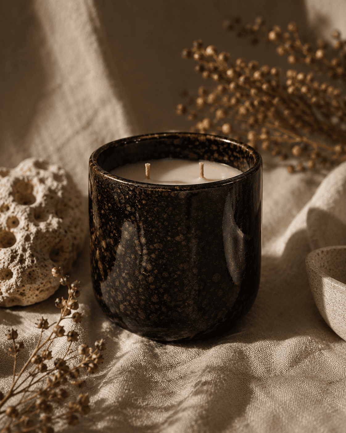 Jazz Club Sensora candle in a glazed clay vessel